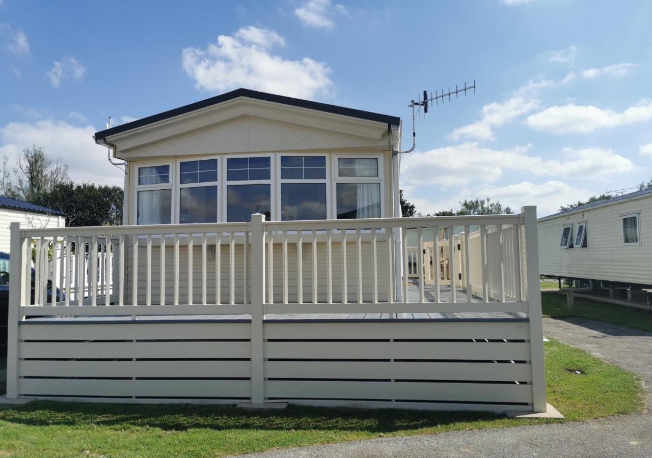 Tranquil 6 Berth Luxury Holiday Home チチェスター エクステリア 写真