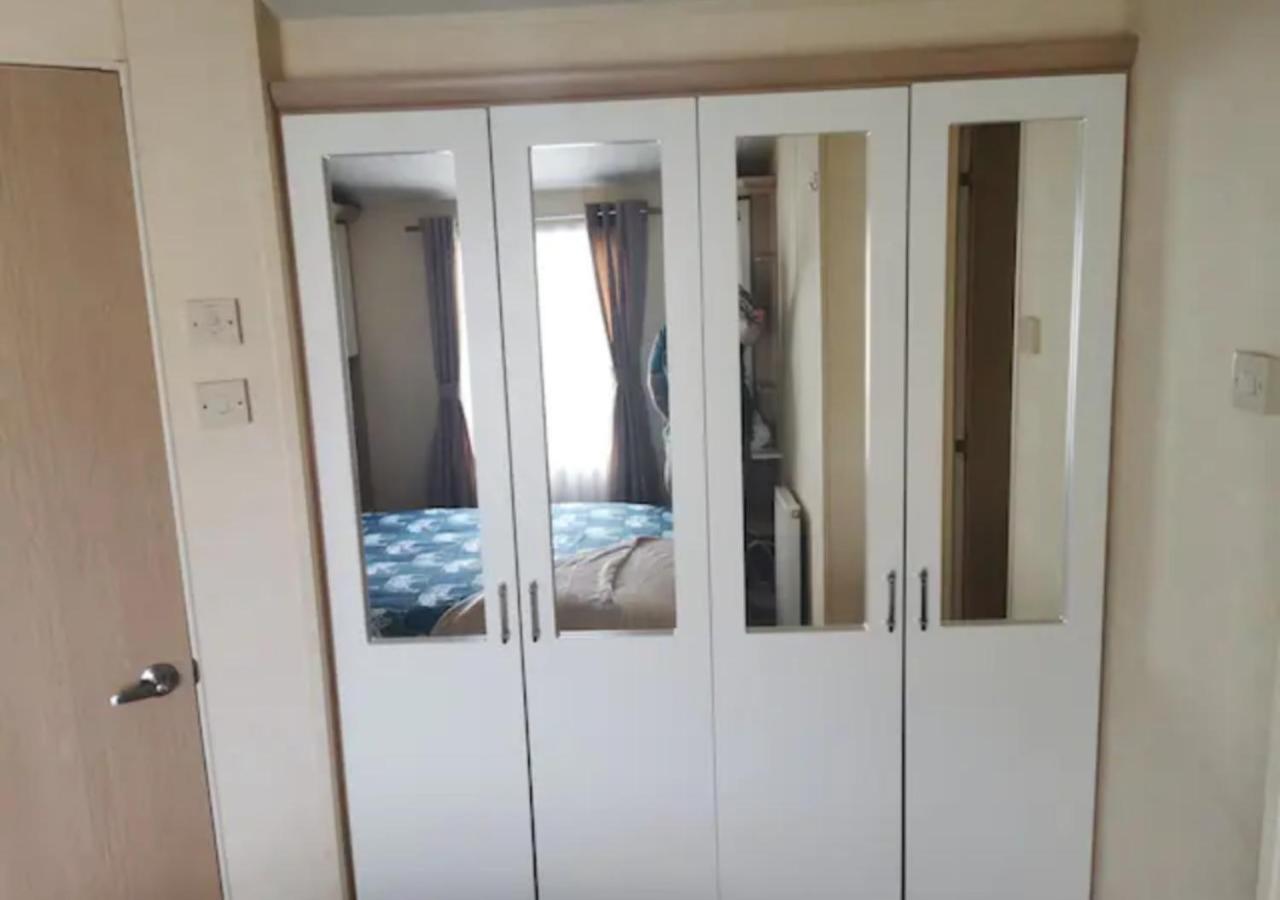 Tranquil 6 Berth Luxury Holiday Home チチェスター エクステリア 写真