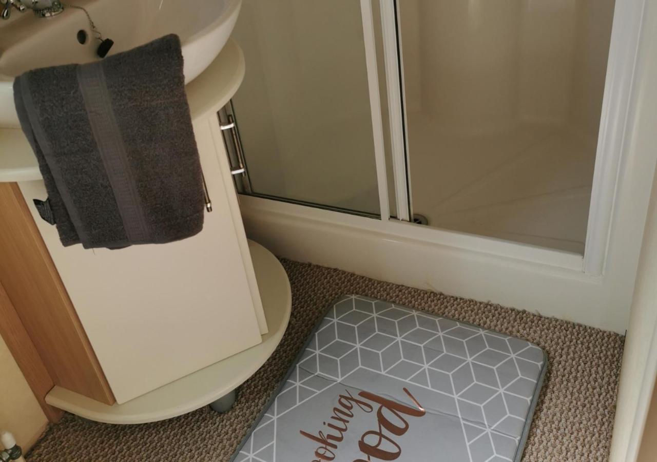 Tranquil 6 Berth Luxury Holiday Home チチェスター エクステリア 写真