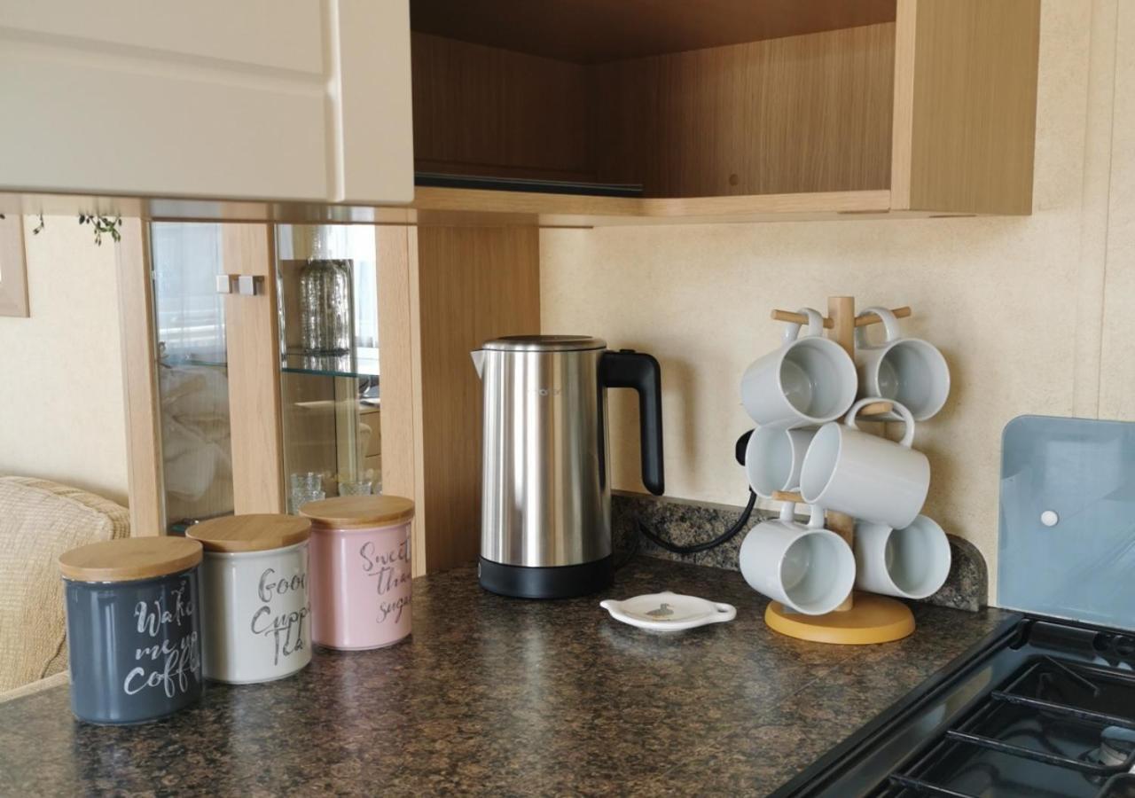 Tranquil 6 Berth Luxury Holiday Home チチェスター エクステリア 写真